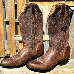 NWT Women's J.B. Dillon western Boots Size 7B Goat Leather JBW2303 distressed.